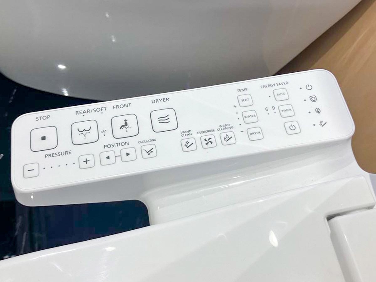 Tính năng nắp rửa điện tử TCF33461GAA