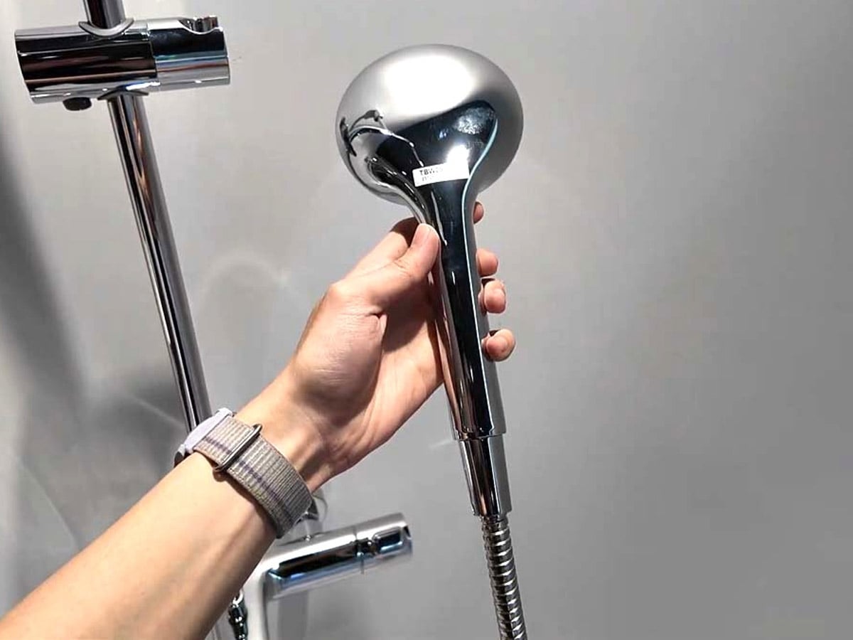 Bát sen cầm tay TOTO TBW09010V được chế tạo từ nhựa Resin cao cấp