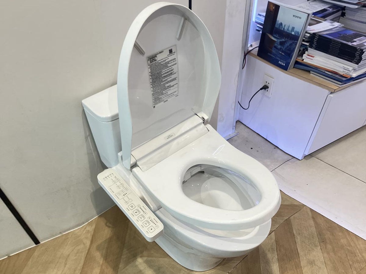 Công nghệ mn sứ độc quyền CEFIONTECT của bồn cầu TOTO MS857DW16