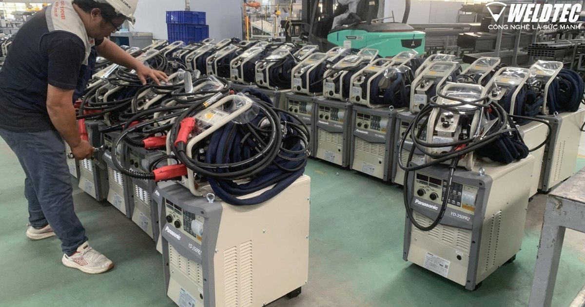 WELDTEC bàn giao thành công lô máy hàn Panasonic YD-350FR2 cho khách hàng