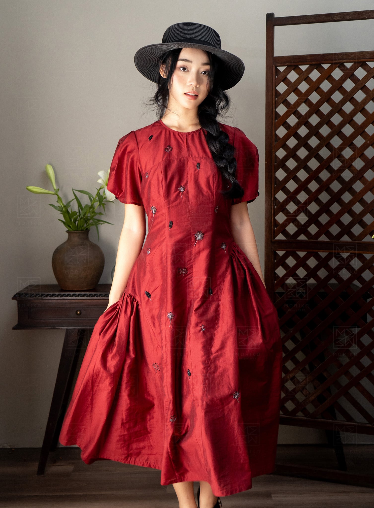 Đầm chiết eo