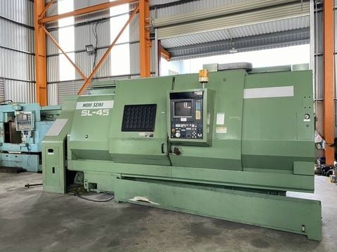 Có Nên Mua Máy Tiện CNC Nhật Bãi Không?
