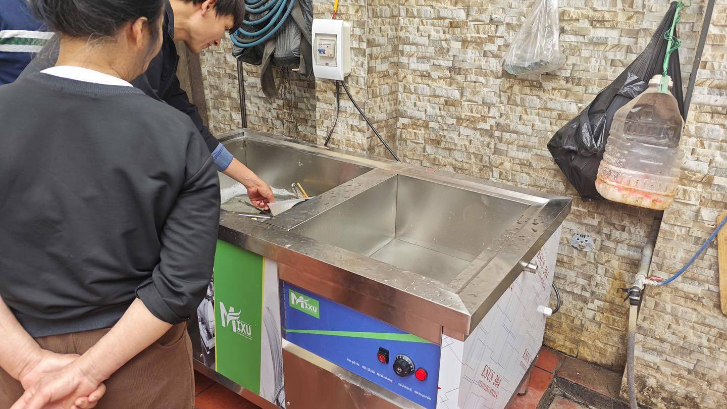 4 lý do nên mua máy rửa bát công nghiệp cho trường học