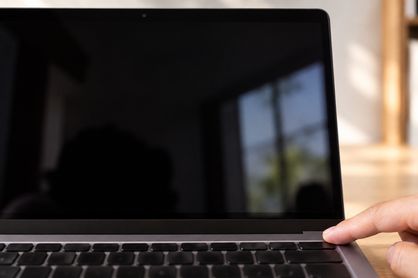 MacBook khởi động đến màn hình đen cách kiểm tra trước khi tác động dữ liệu
