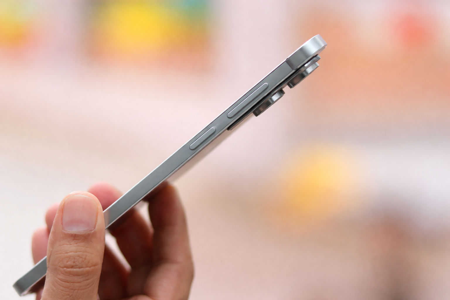 iPhone Air Vượt Mặt Galaxy S25 Edge: Cuộc Đua Điện Thoại Siêu Mỏng Ngã Ngũ?