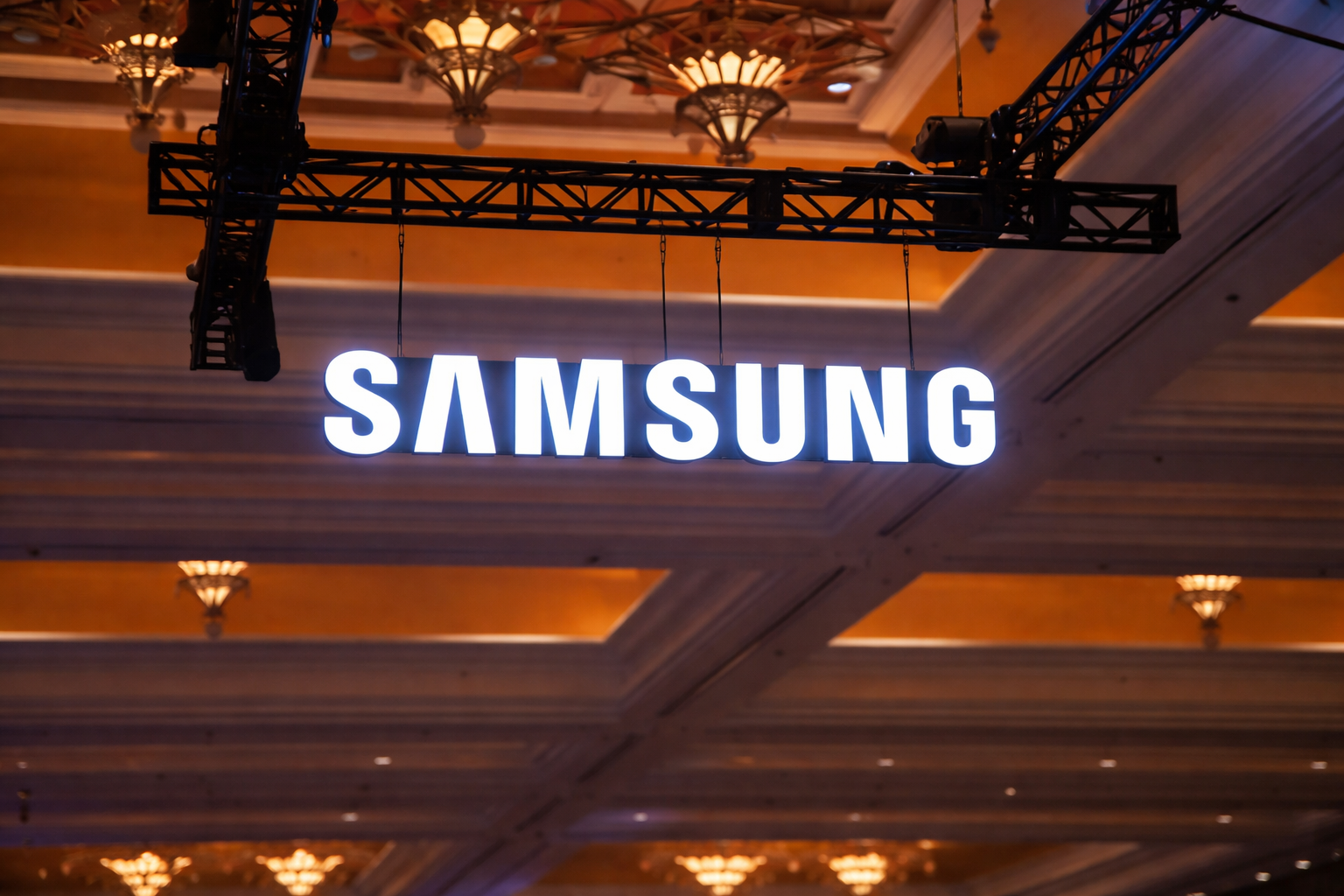 Lãnh đạo Samsung nhận thưởng cổ phiếu: Tín hiệu tích cực cho nhà đầu tư?