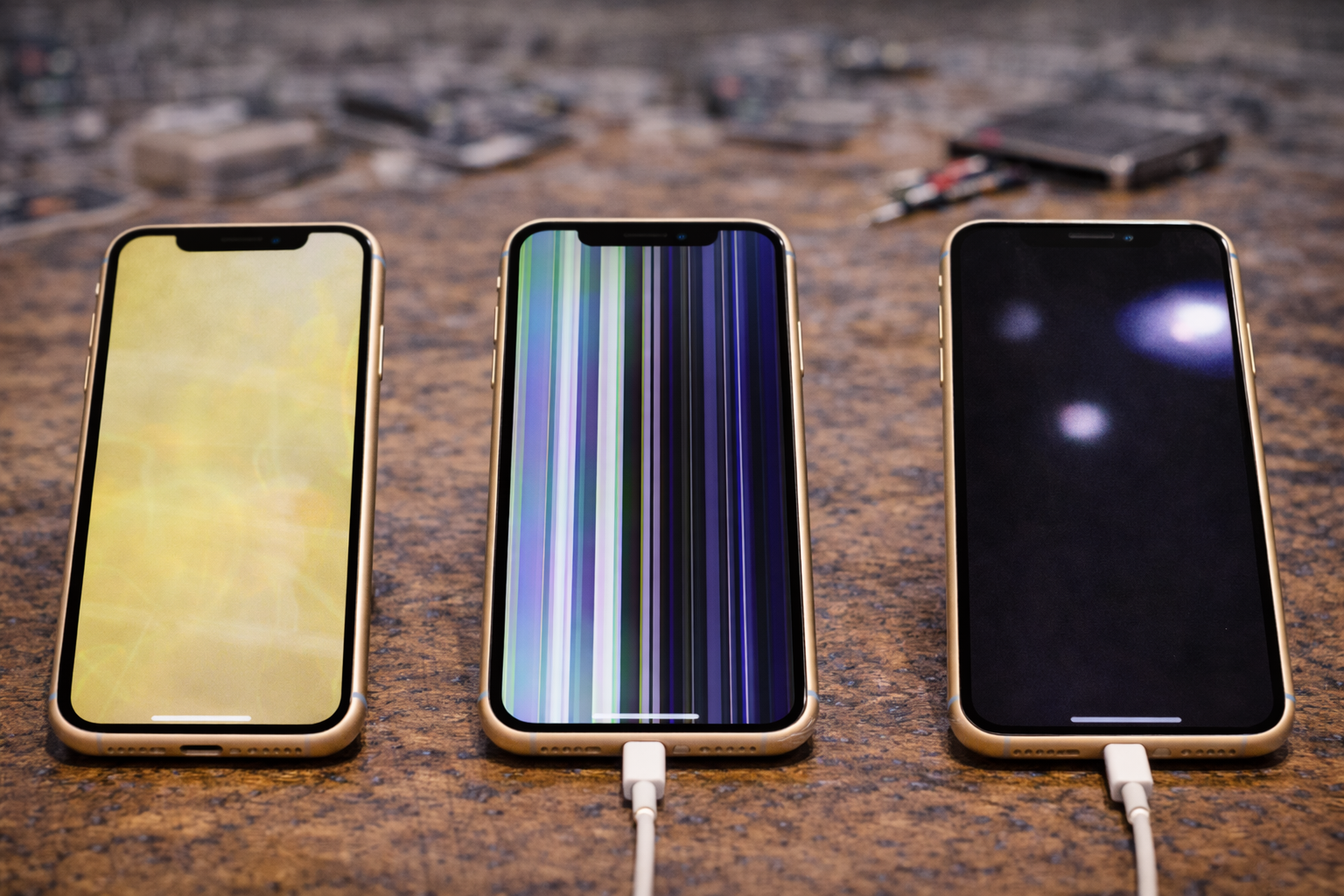 Màn hình iPhone bị ám màu, sọc, đốm – Có cần thay màn hình không? (2025)