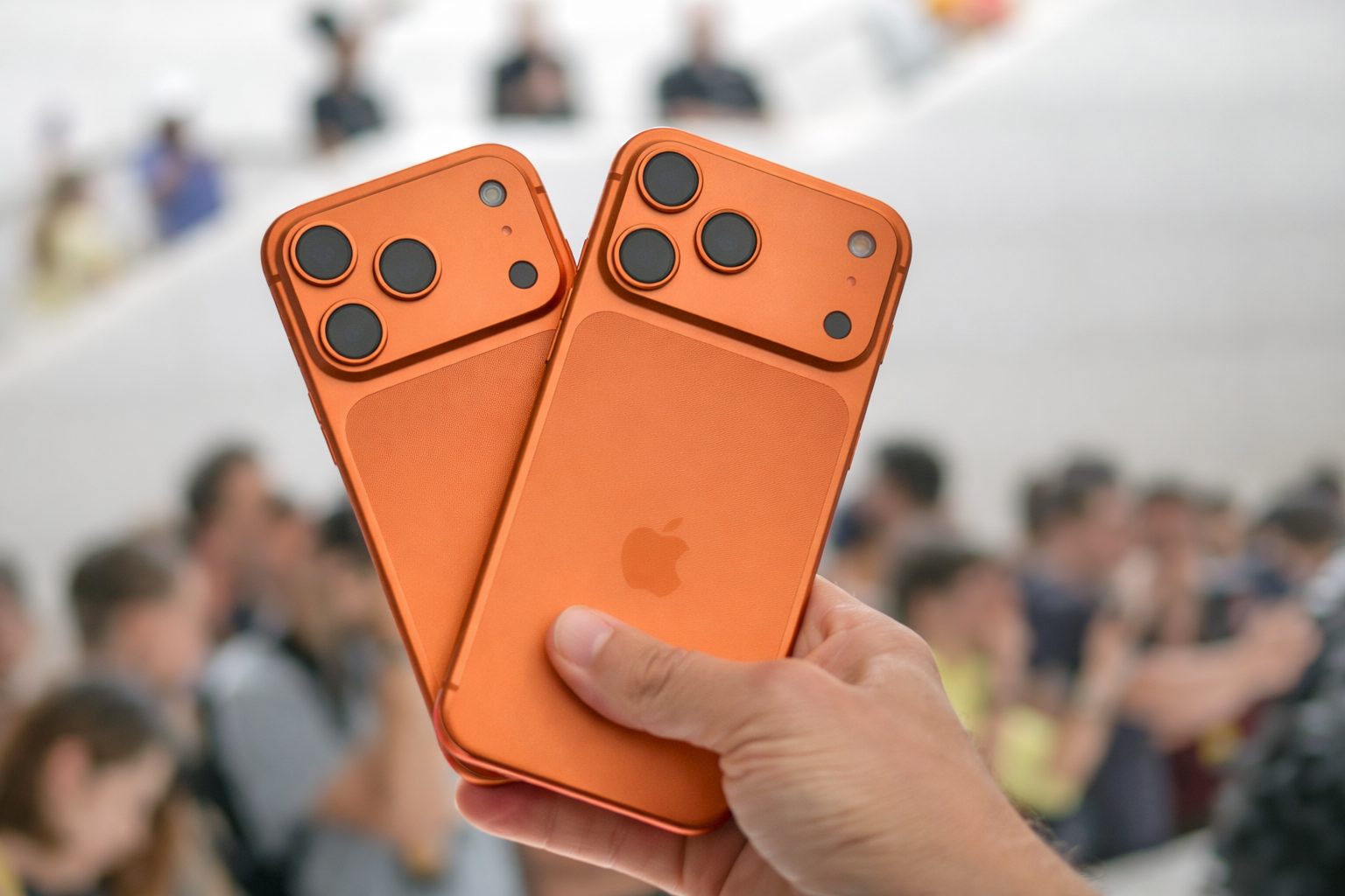 iPhone 17 Pro phù hợp với ai nhất năm 2026? Phân tích theo nhu cầu thực tế