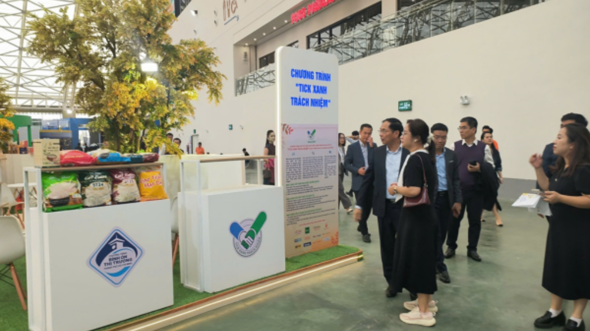 Bộ Công Thương ghi nhận đóng góp của Hội Công nghệ cao TP.HCM tại Hội chợ Mùa Thu lần I với Hệ thống Tick Xanh Trách Nhiệm