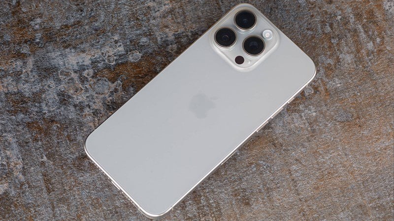 iPhone 15 Pro Max cũ giá bao nhiêu? Có nên mua 2026