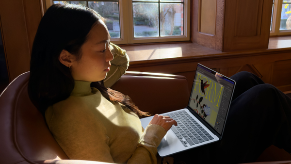 MacBook Air M5 15 inch: Màn hình lớn có đáng tiền?