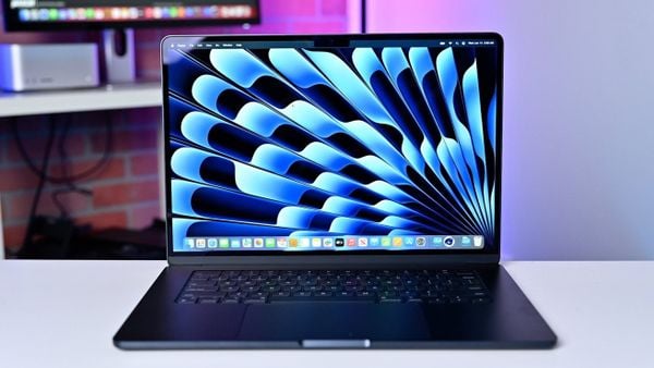 macbook air m4 15 inch like new