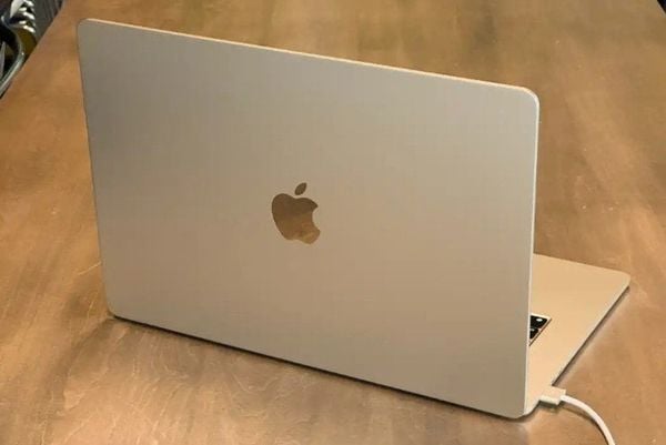 Macbook Air M4 cũ