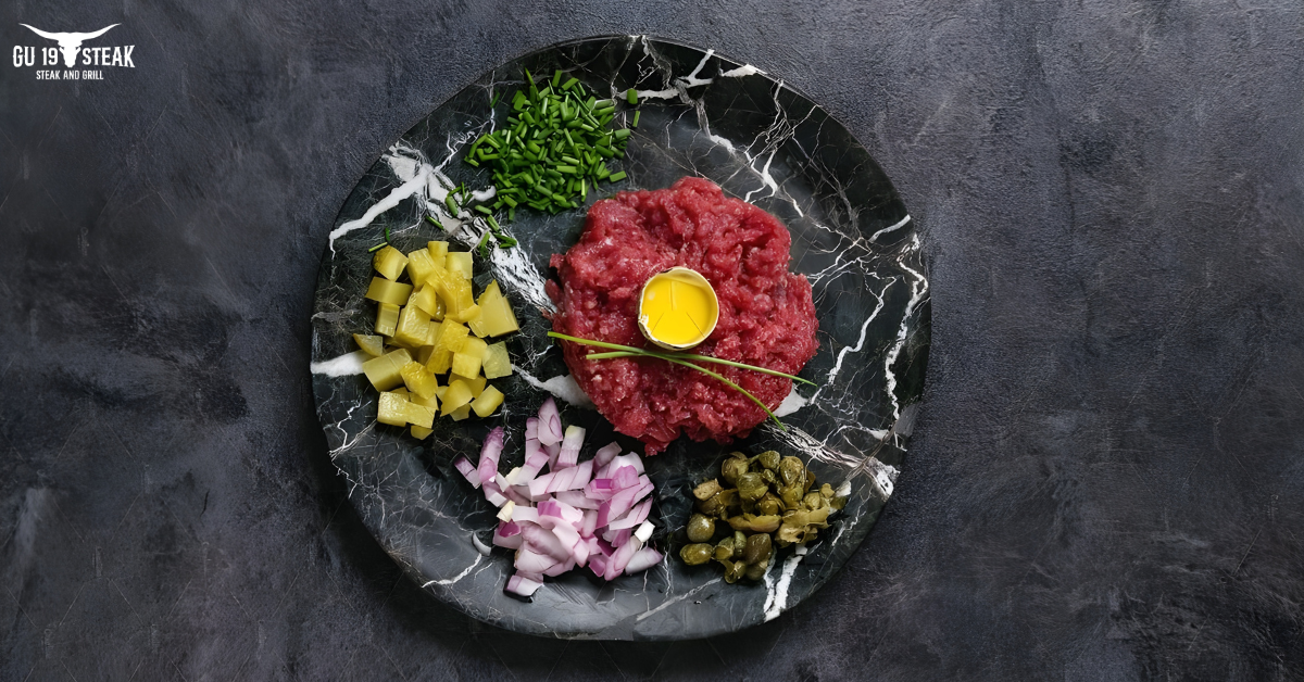 Steak Tartare là gì? Khám phá món thịt bò Tartare độc đáo tại GU 19 Steak