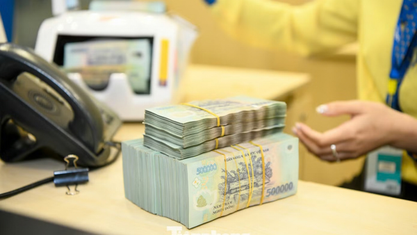 Lãi suất cao, có nên vay tiền lúc này?