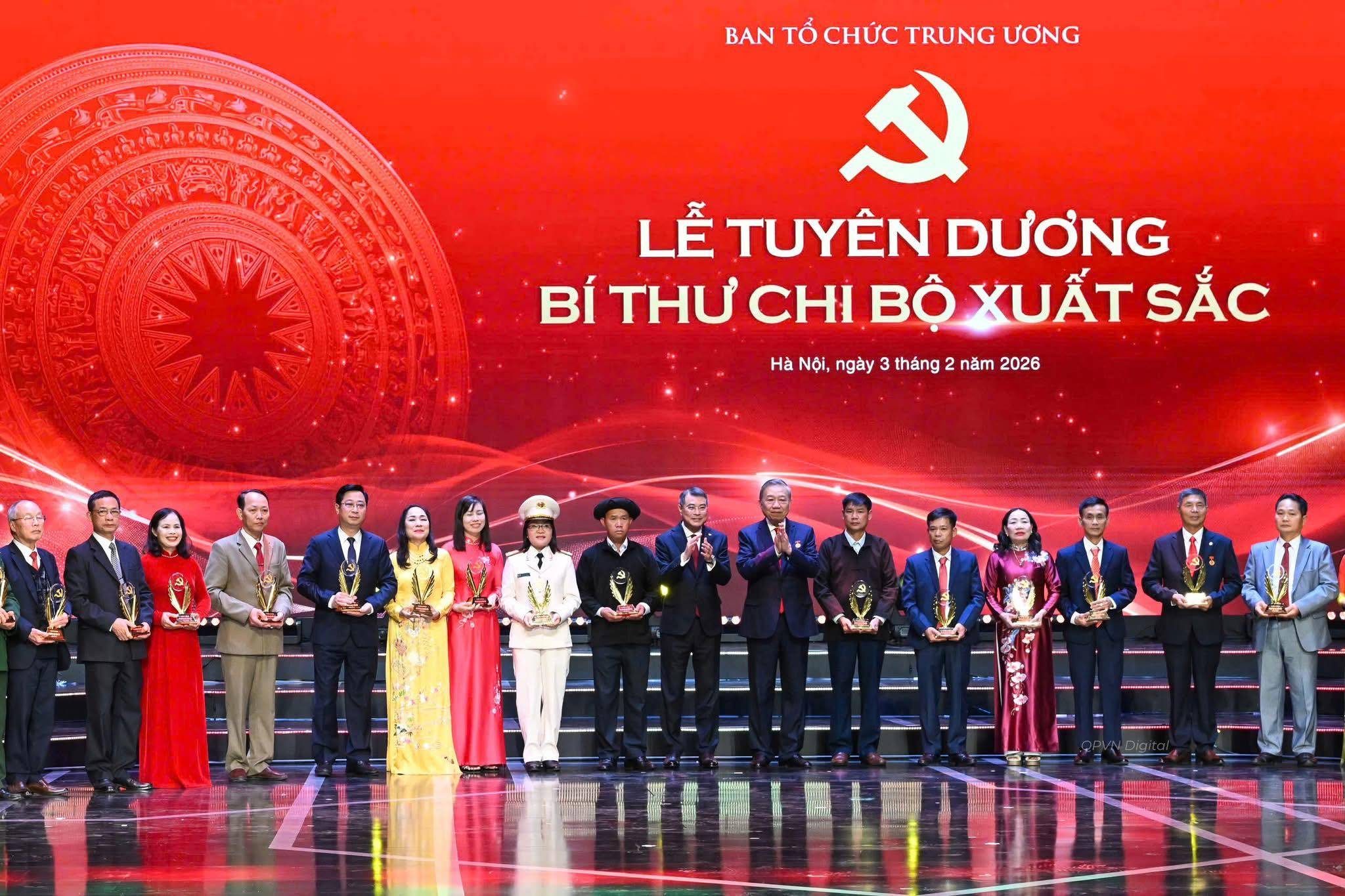 TẬP ĐOÀN THAIBINH SEED – ĐƠN VỊ ANH HÙNG LAO ĐỘNG CÓ BÍ THƯ CHI BỘ TIÊU BIỂU, XUẤT SẮC ĐƯỢC TUYÊN DƯƠNG TOÀN QUỐC