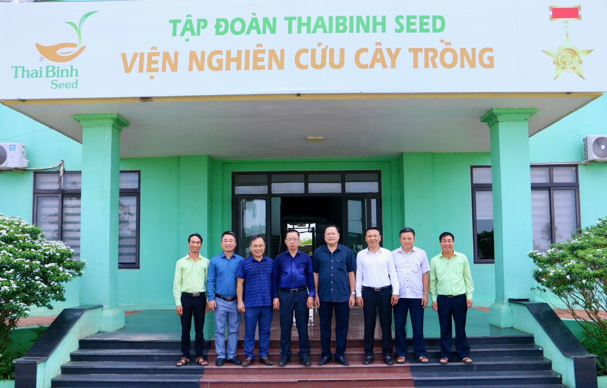 THAIBINH SEED TIẾP ĐÓN ĐOÀN CÔNG TÁC SỞ NÔNG NGHIỆP VÀ MÔI TRƯỜNG HƯNG YÊN THAM QUAN, TÌM HIỂU HOẠT ĐỘNG NGHIÊN CỨU GIỐNG LÚA.