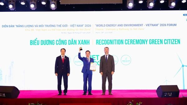 THAIBINH SEED ĐƯỢC VINH DANH DOANH NGHIỆP TIÊU BIỂU VỀ NĂNG LƯỢNG MÔI TRƯỜNG XANH VIỆT NAM 2026; AHLĐ TRẦN MẠNH BÁO NHẬN DANH HIỆU “CÔNG DÂN XANH - NET ZERO 2026 VIỆT NAM