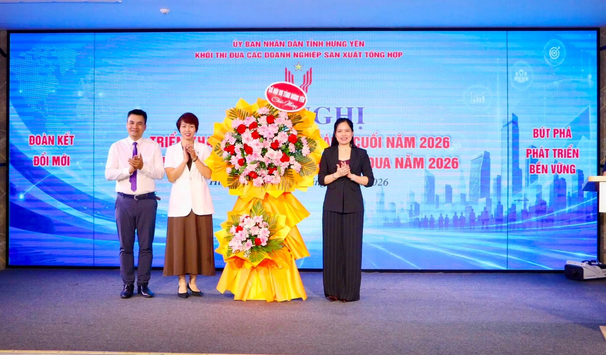 KHỐI THI ĐUA CÁC DOANH NGHIỆP SẢN XUẤT TỔNG HỢP: THI ĐUA GẮN VỚI HIỆU QUẢ, TĂNG TRƯỞNG VÀ PHÁT TRIỂN BỀN VỮNG