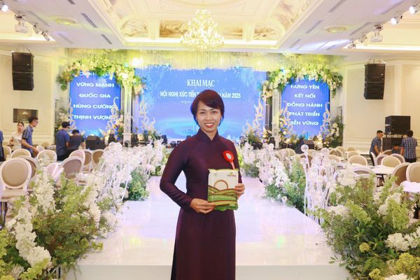 THAIBINH SEED NHẬN BẰNG KHEN CỦA CHỦ TỊCH UBND TỈNH HƯNG YÊN VÌ NHỮNG ĐÓNG GÓP XUẤT SẮC CHO SỰ PHÁT TRIỂN KINH TẾ- XÃ HỘI CỦA TỈNH NHÀ.