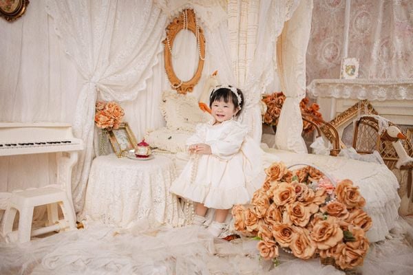 CHỤP ẢNH BÉ CONCEPT LOLITA TẠI GIA LAI – LƯU GIỮ TUỔI THƠ NGỌT NGÀO CÙNG VÀNG STUDIO