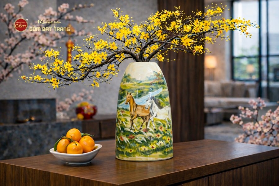 BÌNH HOA DÁNG CHUÔNG HOẠ&nbsp;TIẾT MÃ ĐÁO THÀNH CÔNG