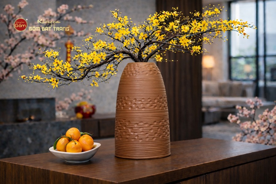 Bình Hoa Dáng Chuông Nâu Đất Vân Khắc Thủ Công
