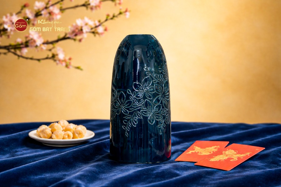 Bình&nbsp;Hoa Dáng Chuông Tráng Men&nbsp;Khắc Hoa Lá