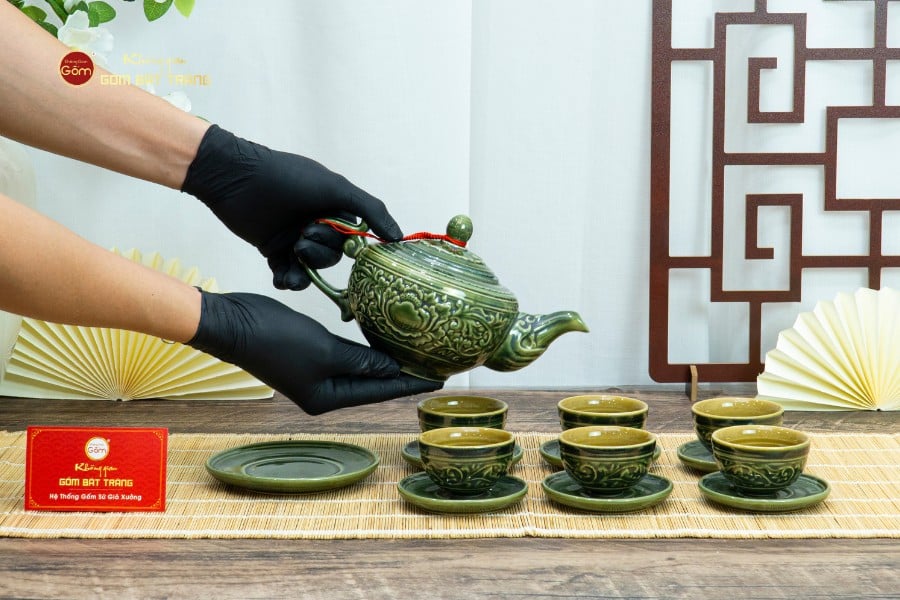 Bộ Ấm Chén Khắc Nổi Hoa Phù Dung