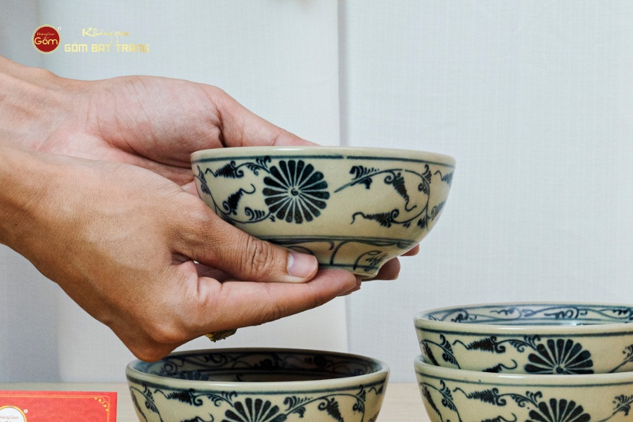 Bộ Bát Cơm Men Rạn Vẽ Cúc Đen