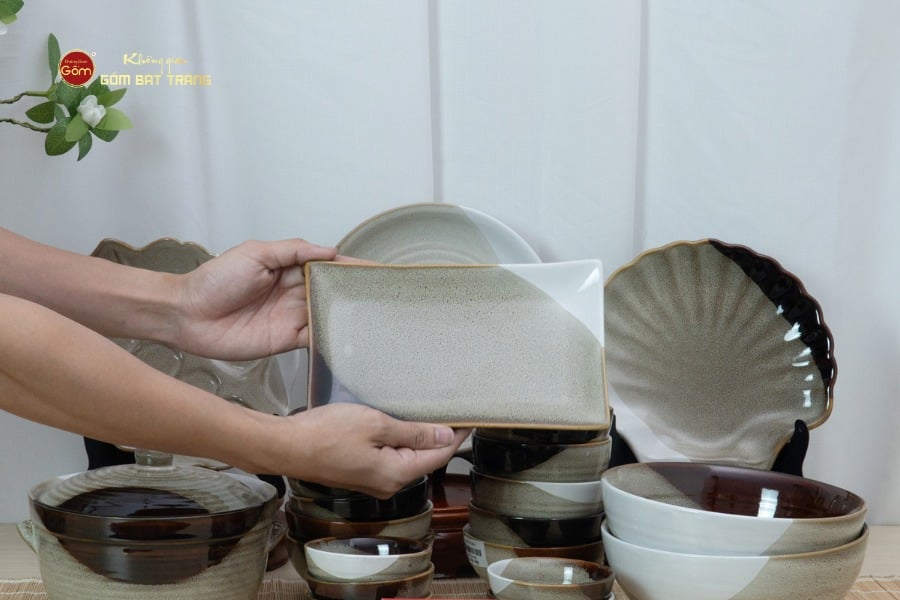 Bộ Bàn Ăn 10&nbsp;Người (23&nbsp;món) Men Hỏa Biến Ba Màu