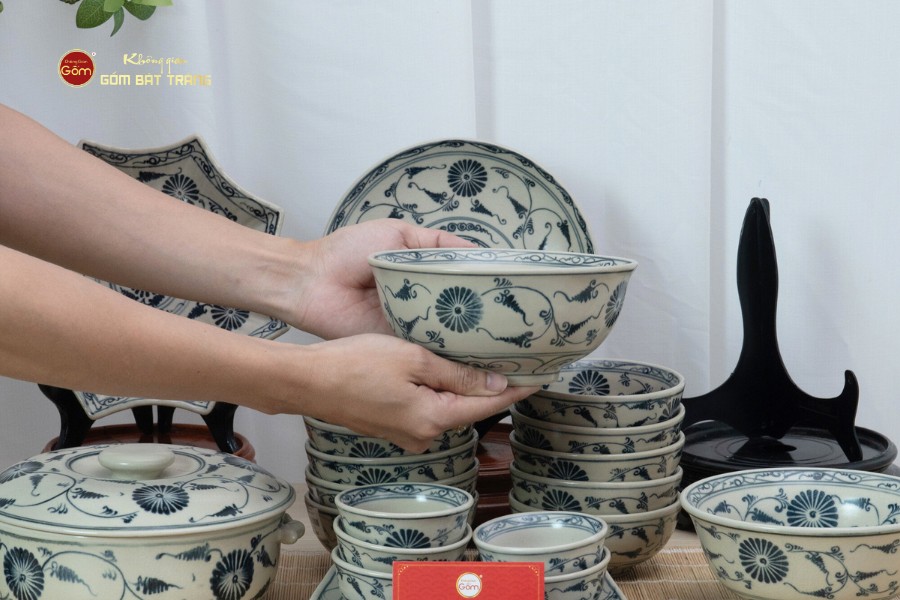 Bộ Bàn Ăn 4 Người (10 món) Men Rạn Vẽ Cúc Đen