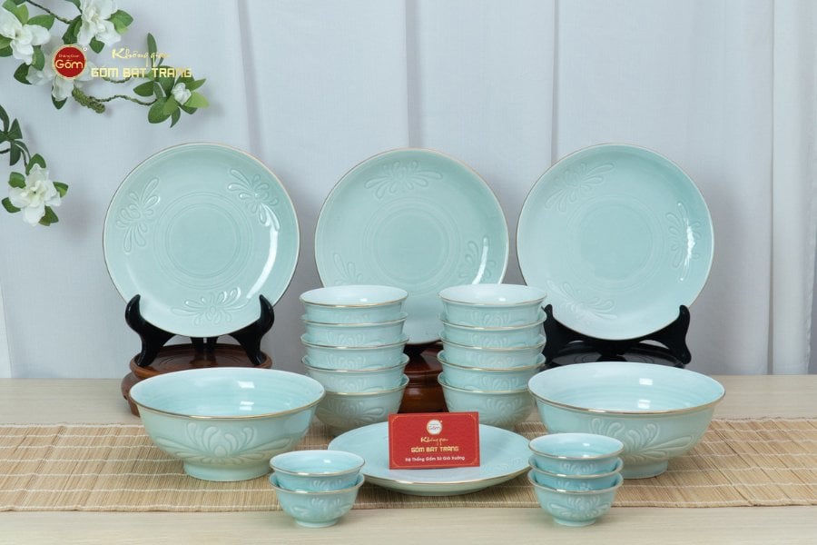 Bộ Bàn Ăn 10&nbsp;Người (21&nbsp;Món) Men Ngọc Vân Hoa Cúc Kẻ Vàng