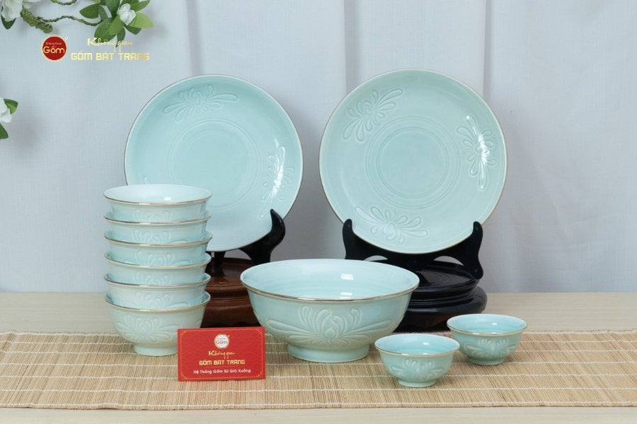 Bộ Bàn Ăn 6&nbsp;Người (11&nbsp;Món) Men Ngọc Vân Hoa Cúc Kẻ Vàng