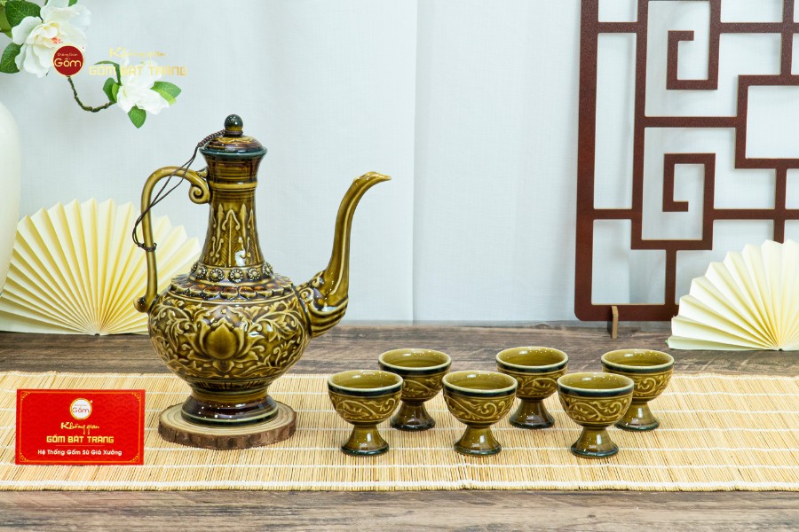 Bộ Bình Rượu Khắc Nổi Hoa Sen Nền Cổ