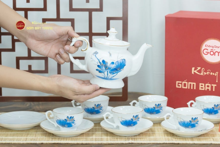 Bộ Trà Đài Các Sen Chuồn Kẻ Vàng