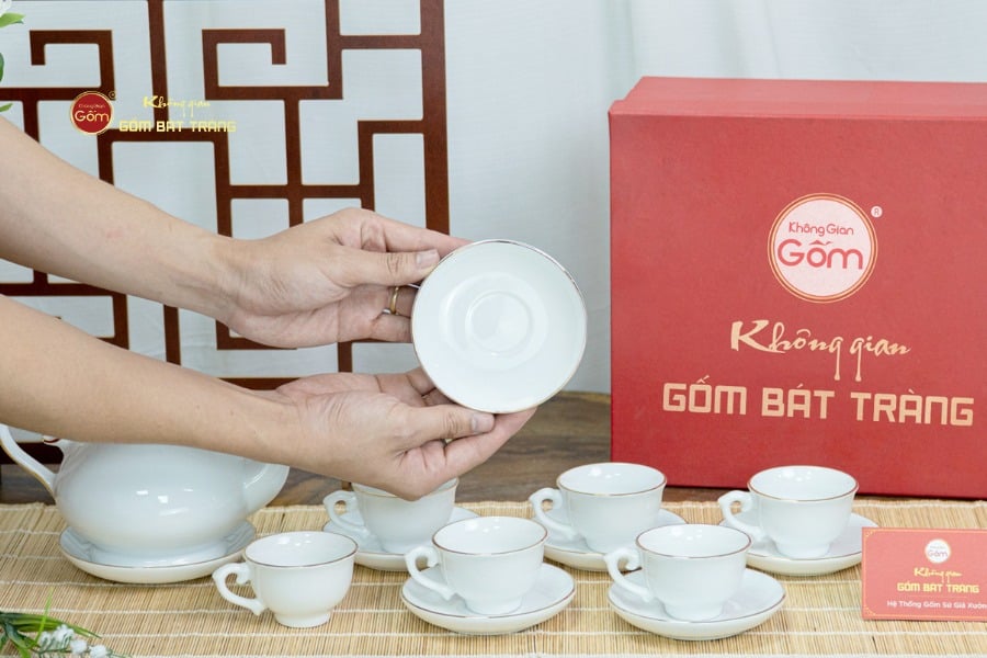 Bộ Trà Men Trắng Hồ Lô Vẽ Viền Vàng