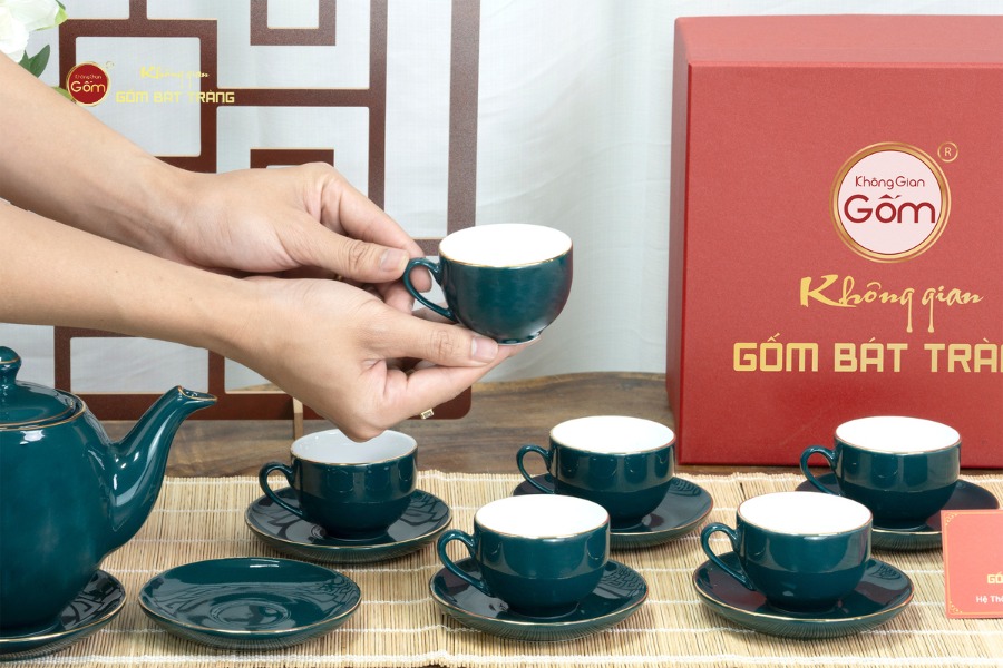 Bộ Trà Men Xanh Lam Dáng Minh Long Kẻ Vàng