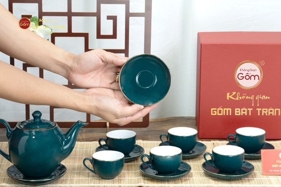 Bộ Trà Men Xanh Lam Dáng Minh Long Kẻ Vàng