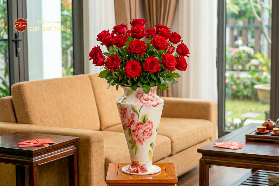 LỌ HOA DÁNG CÚP MIỆNG LOE VẼ HOA