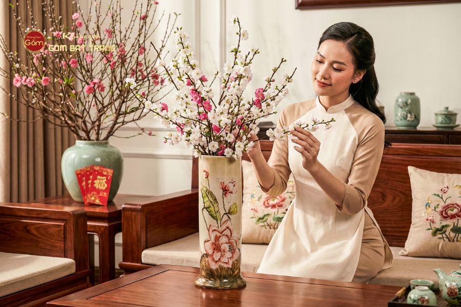 LỌ HOA DÁNG ỐNG VẼ HOA