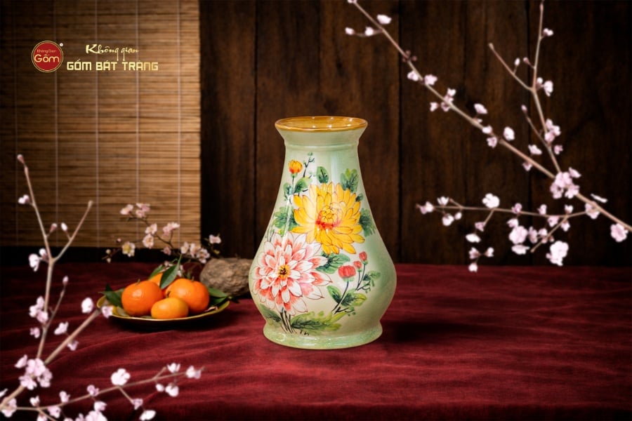 LỌ HOA ĐÁY TO VẼ HOA