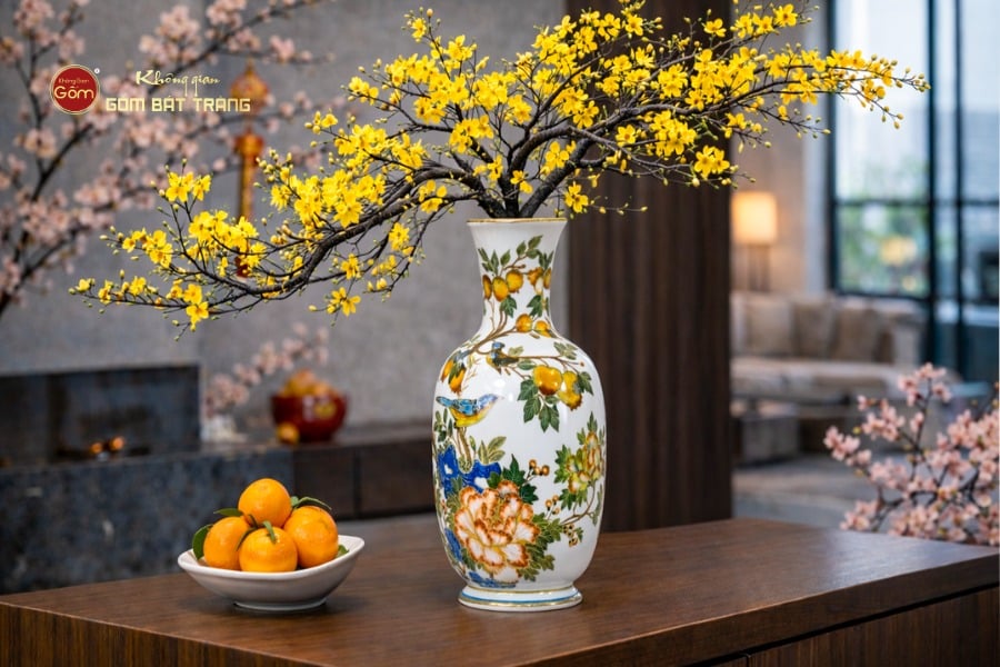 Lọ Hoa Men Màu Chim Én Lựu Vẽ Vàng