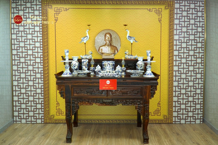 [Set Cao Cấp] Bộ Đồ Thờ Bác Hồ Men Lam Nổi Vẽ Vàng (16 món)