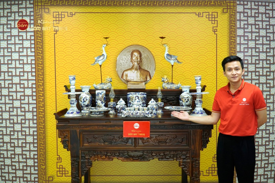 [Set Cao Cấp] Bộ Đồ Thờ Bác Hồ Men Lam Nổi Vẽ Vàng (16 món)