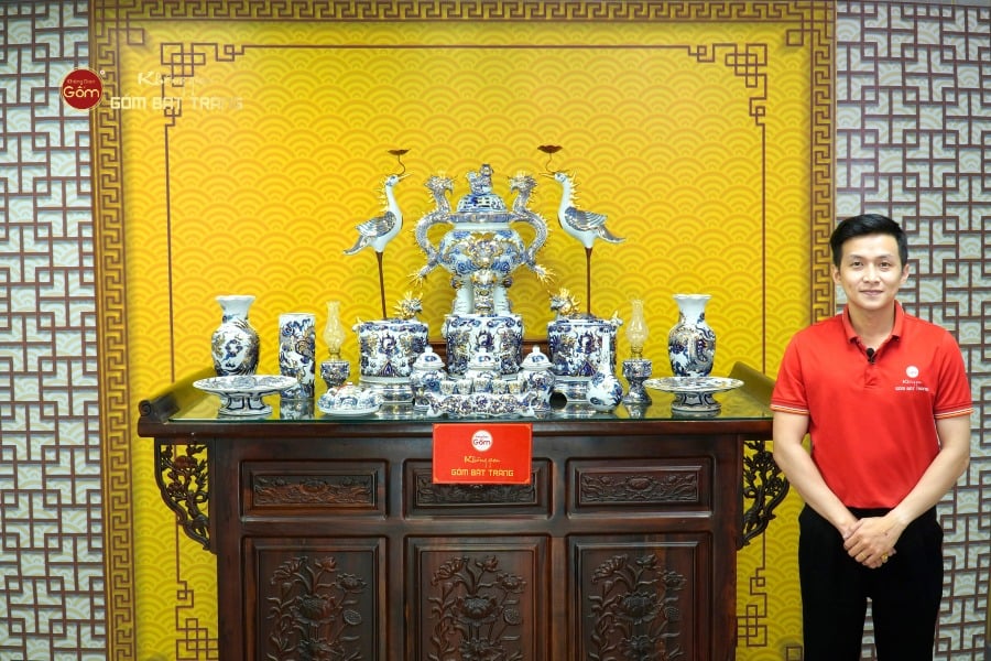 [Set Cao Cấp] Bộ Đồ Thờ Gia Tiên Men Lam Nổi Vẽ Vàng (17 món)