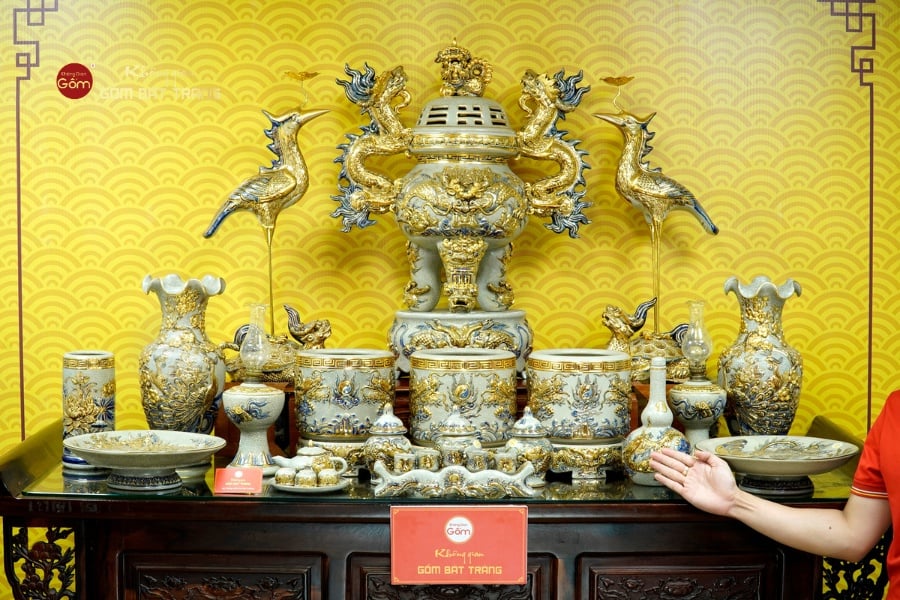 [Set Cao Cấp] Bộ Đồ Thờ Gia Tiên Men Rạn Vẽ Vàng (17 món)