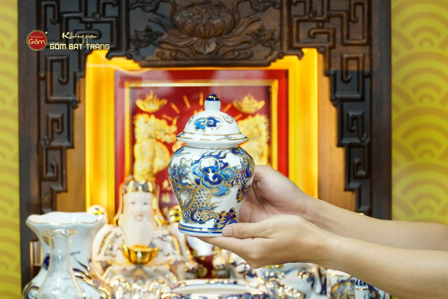 [Set Cao Cấp] Bộ Đồ Thờ Thần Tài Thổ Địa Men Lam Nổi Vẽ Vàng (11 món)