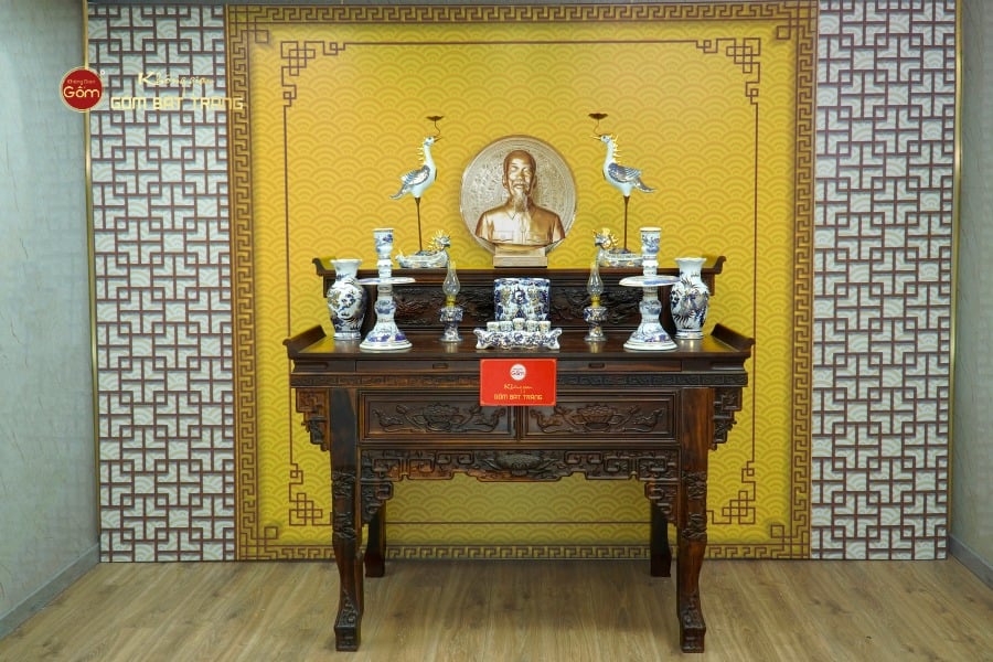 [Set Cơ Bản] Bộ Đồ Thờ Bác Hồ Men Lam Nổi Vẽ Vàng (10 món)