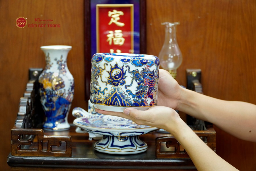 [Set Cơ Bản] Bộ Đồ Thờ Ông Táo Men Lam Nổi Vẽ Vàng (6 món)